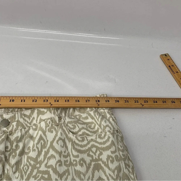 Chicos 3 Pants Crop XL/16 White Tan Print Pockets Front Zip Stretch Casual Work - Picture 9 of 11
